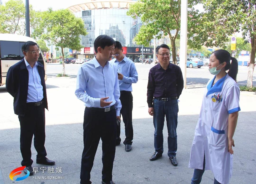 县委副书记,县长,县创建文明城市指挥部总指挥张利华在工行阜宁支行